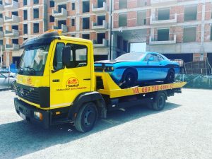 Karrotrec me Mercedes-Benz 814 dhe pedanë